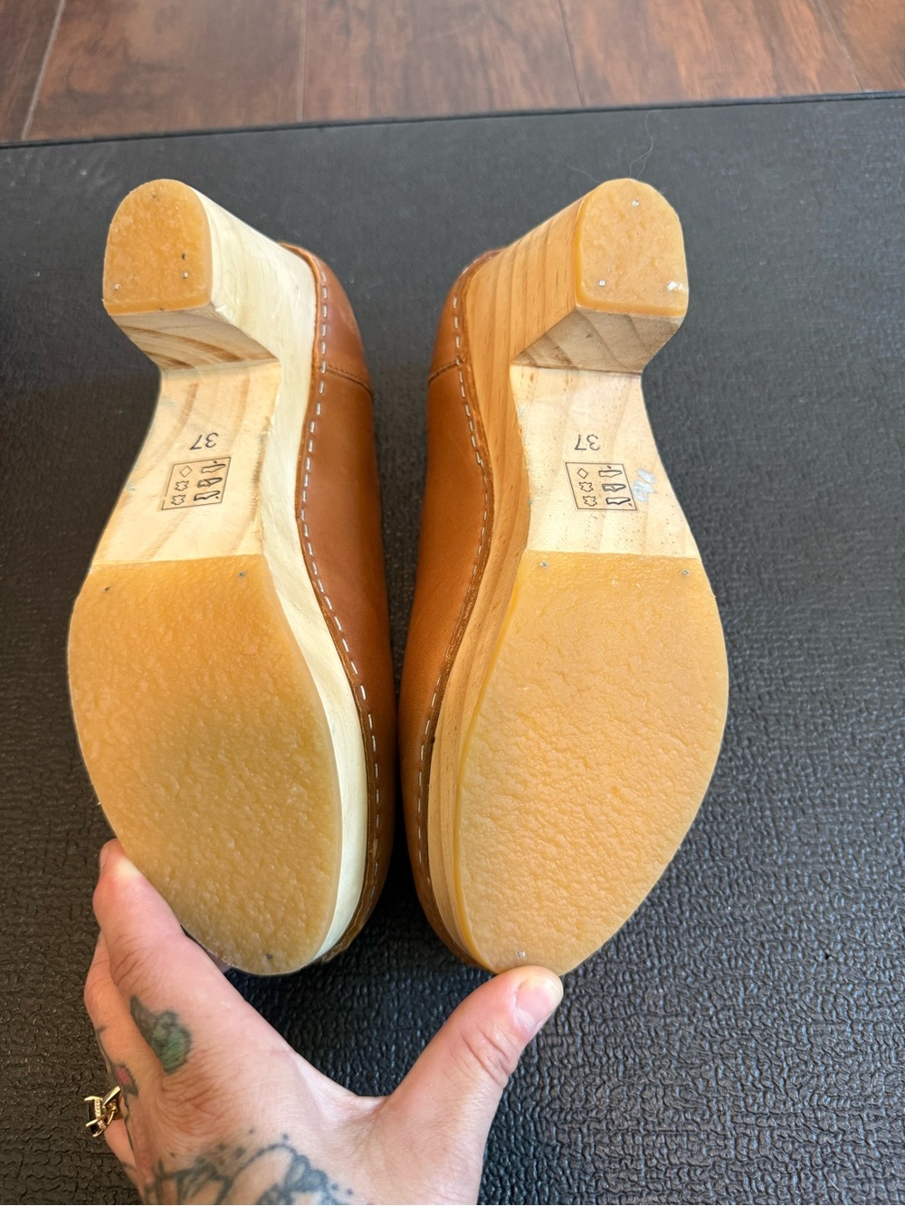 Free People Clog. Size 37. - Picture 8 of 8